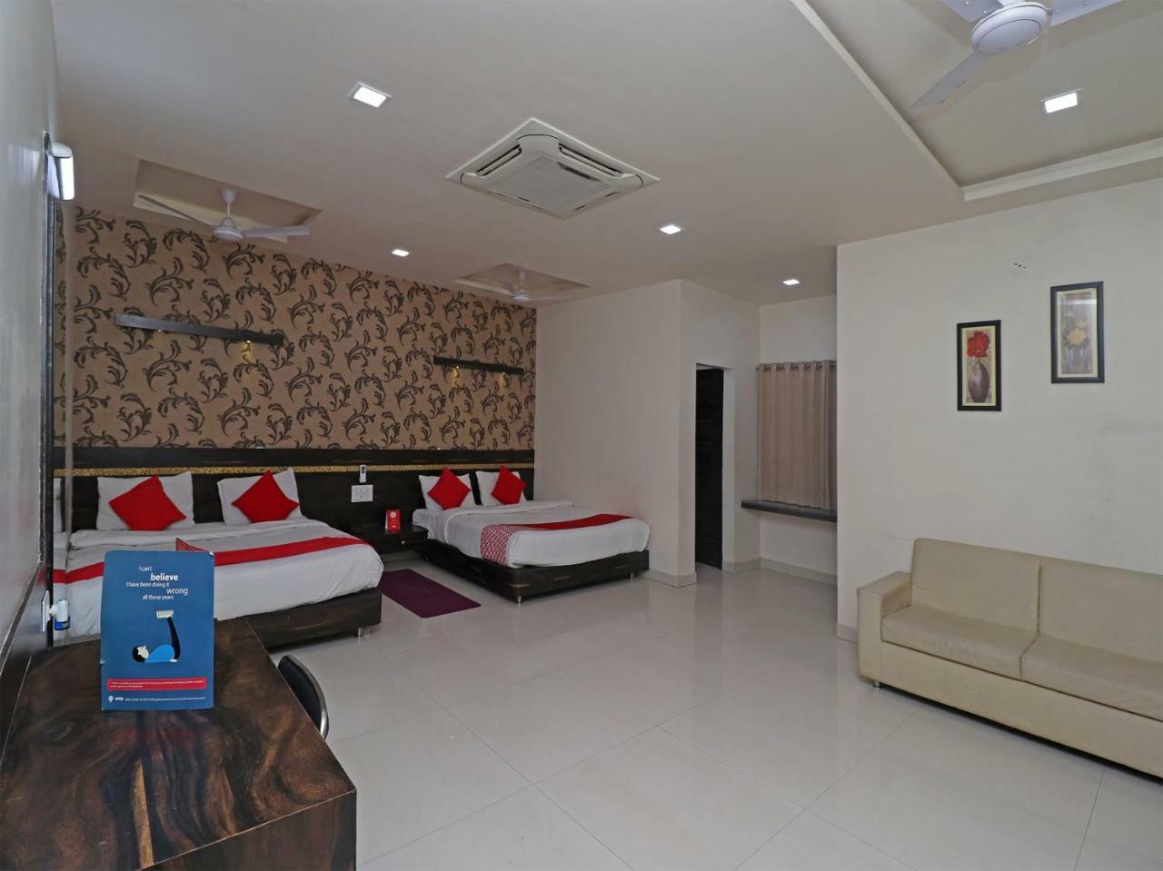 Oyo 29012 Gayatri Palace Otel Durg Dış mekan fotoğraf