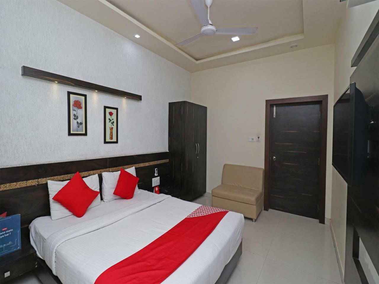 Oyo 29012 Gayatri Palace Otel Durg Dış mekan fotoğraf