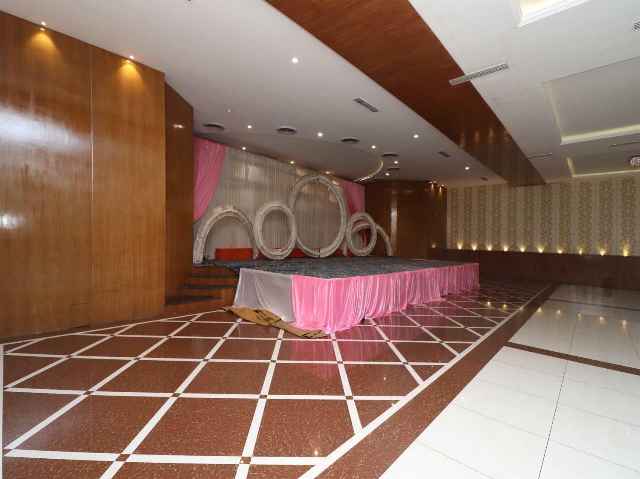 Oyo 29012 Gayatri Palace Otel Durg Dış mekan fotoğraf