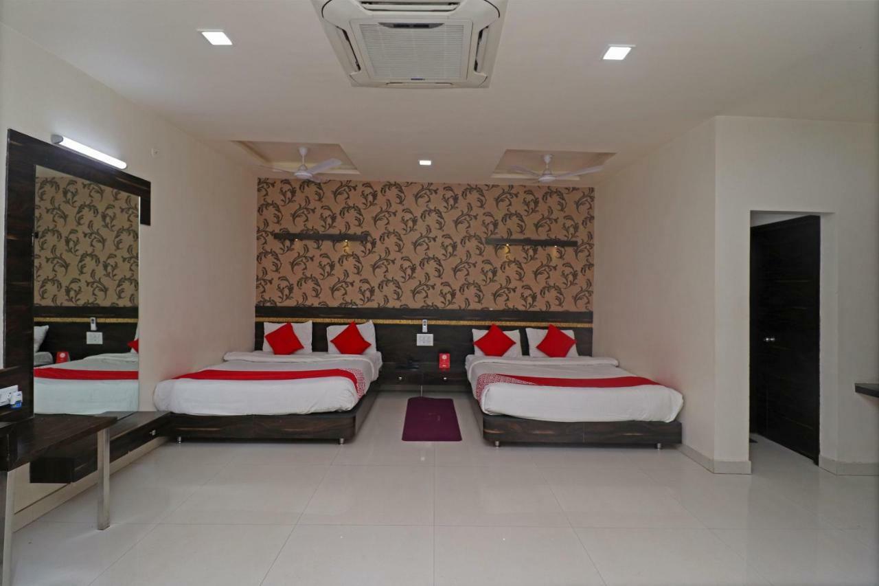 Oyo 29012 Gayatri Palace Otel Durg Dış mekan fotoğraf
