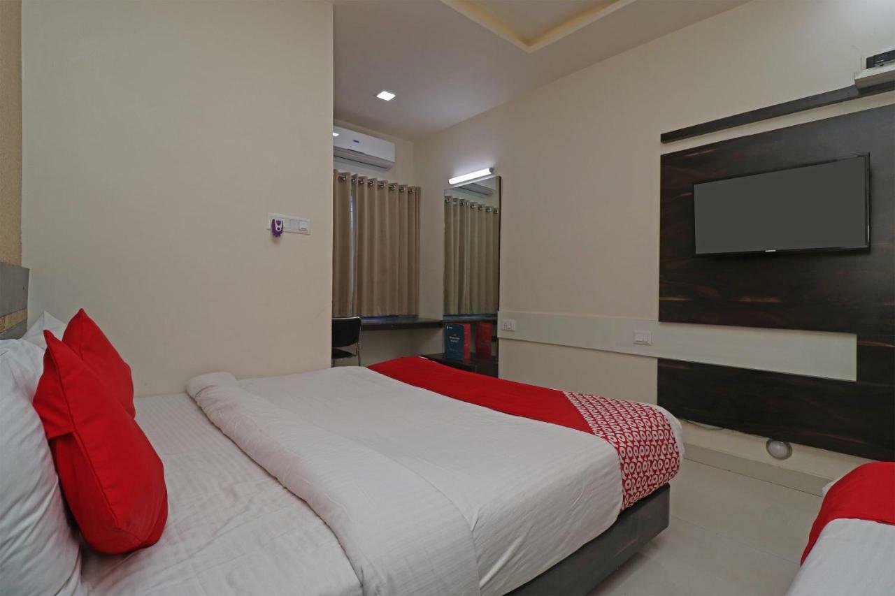 Oyo 29012 Gayatri Palace Otel Durg Dış mekan fotoğraf