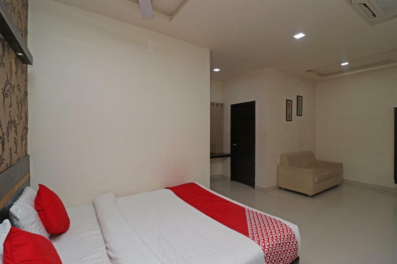 Oyo 29012 Gayatri Palace Otel Durg Dış mekan fotoğraf