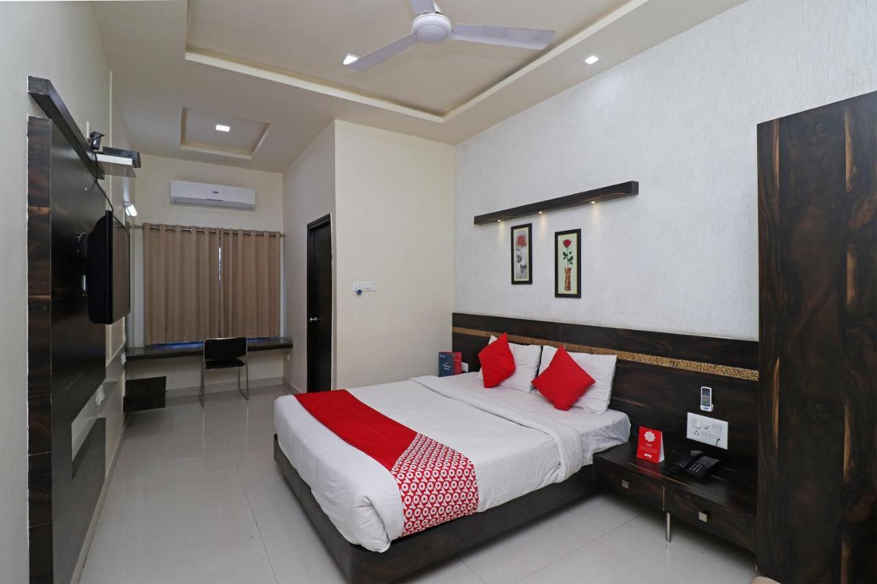Oyo 29012 Gayatri Palace Otel Durg Dış mekan fotoğraf
