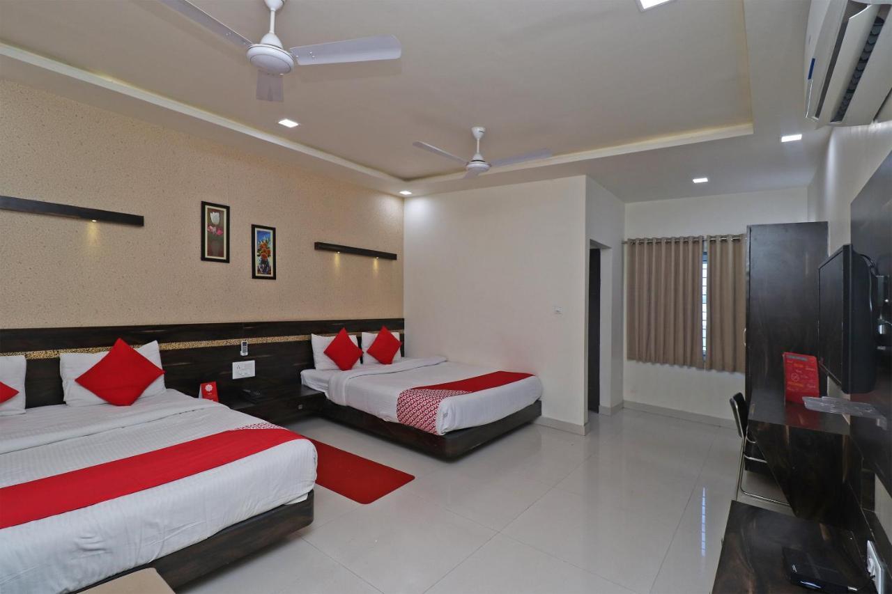 Oyo 29012 Gayatri Palace Otel Durg Dış mekan fotoğraf