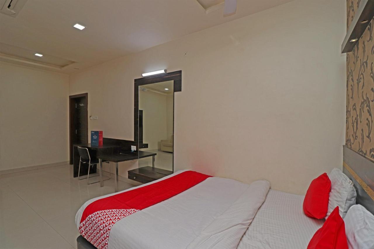 Oyo 29012 Gayatri Palace Otel Durg Dış mekan fotoğraf