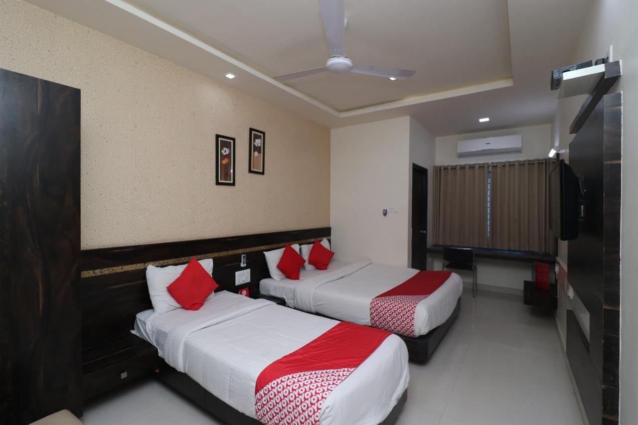 Oyo 29012 Gayatri Palace Otel Durg Dış mekan fotoğraf