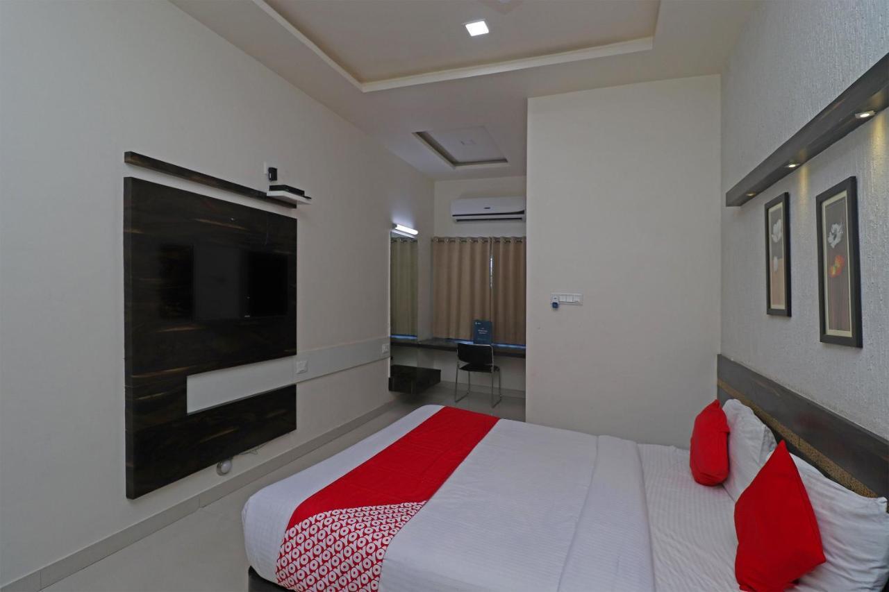 Oyo 29012 Gayatri Palace Otel Durg Dış mekan fotoğraf